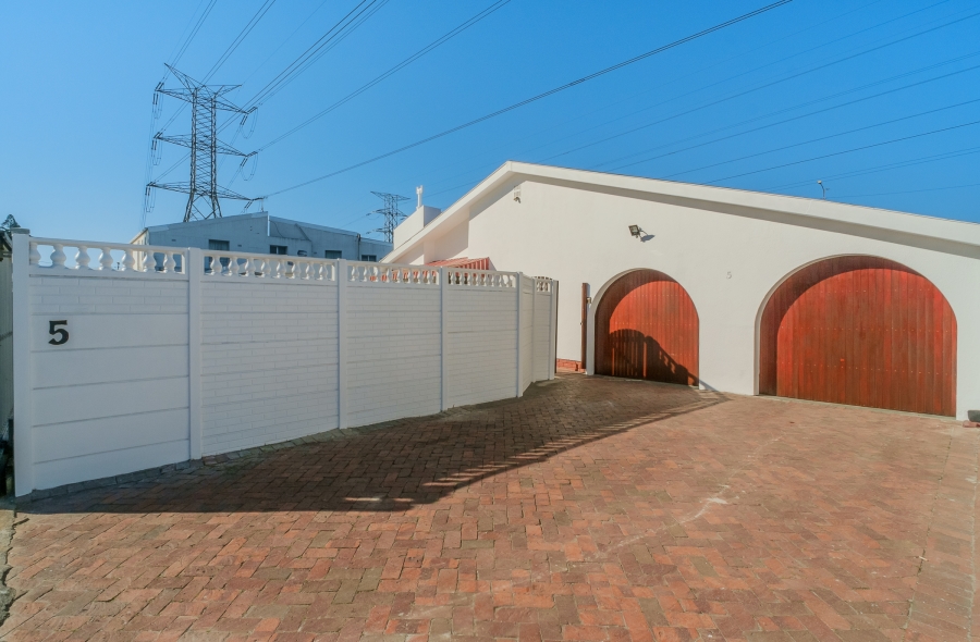 4 Bedroom Property for Sale in Gatesville Western Cape